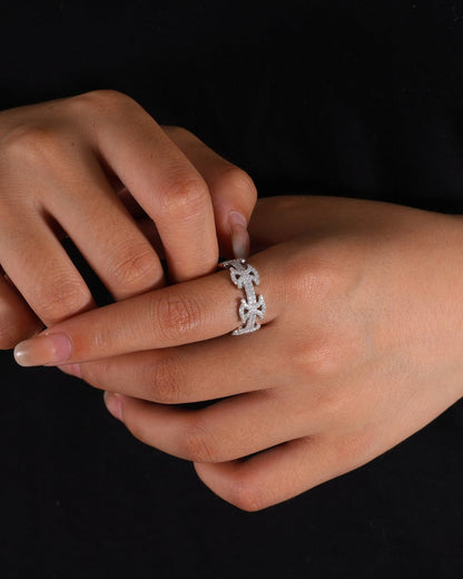 BYZANTINE RING IN MOISSANITE.