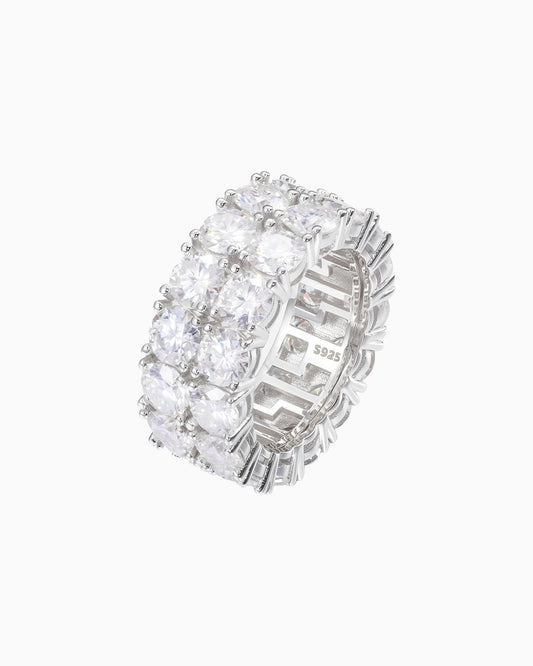 DOUBLE ETERNITY RING IN MOISSANITE.