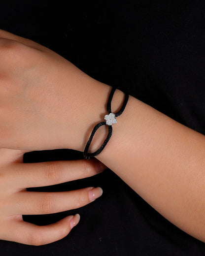 FROSTED CLOVER CORD BRACELET IN MOISSANITE.