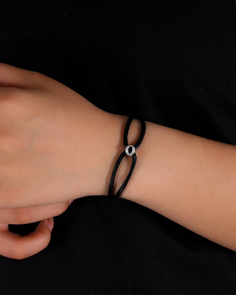 INFINITE CORD BRACELET IN FROSTED MOISSANITE.