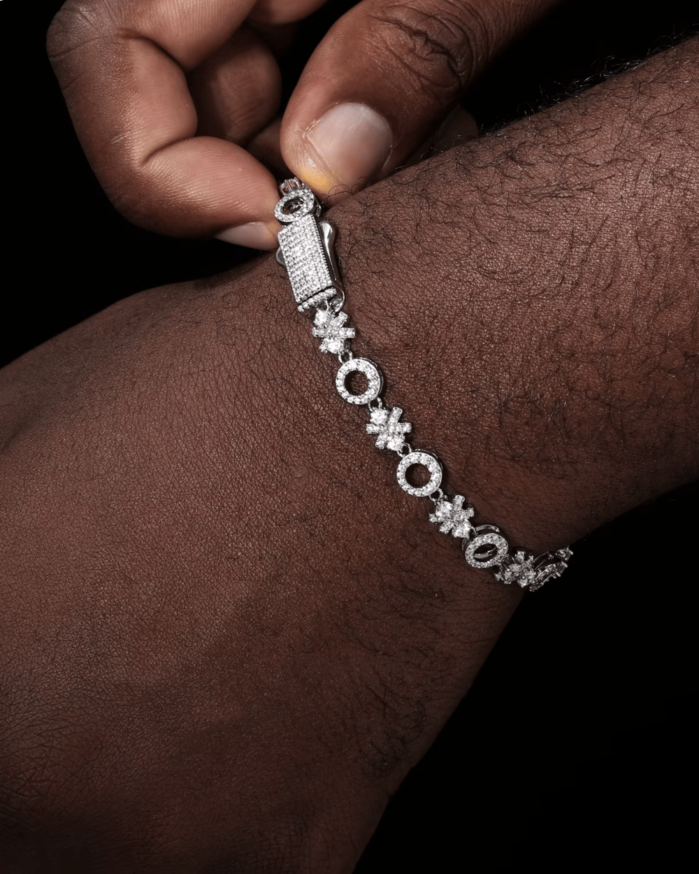 GLACÉ MOISSANITE BRACELET X-O.