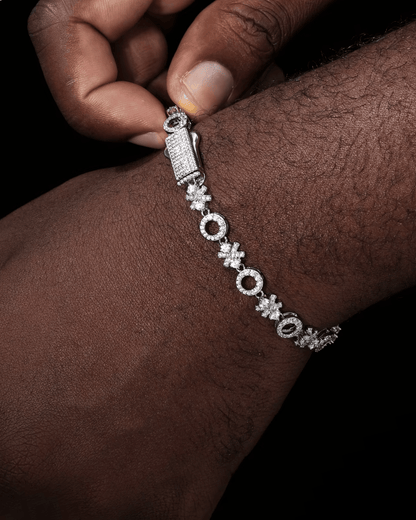 GLACÉ MOISSANITE BRACELET X-O.