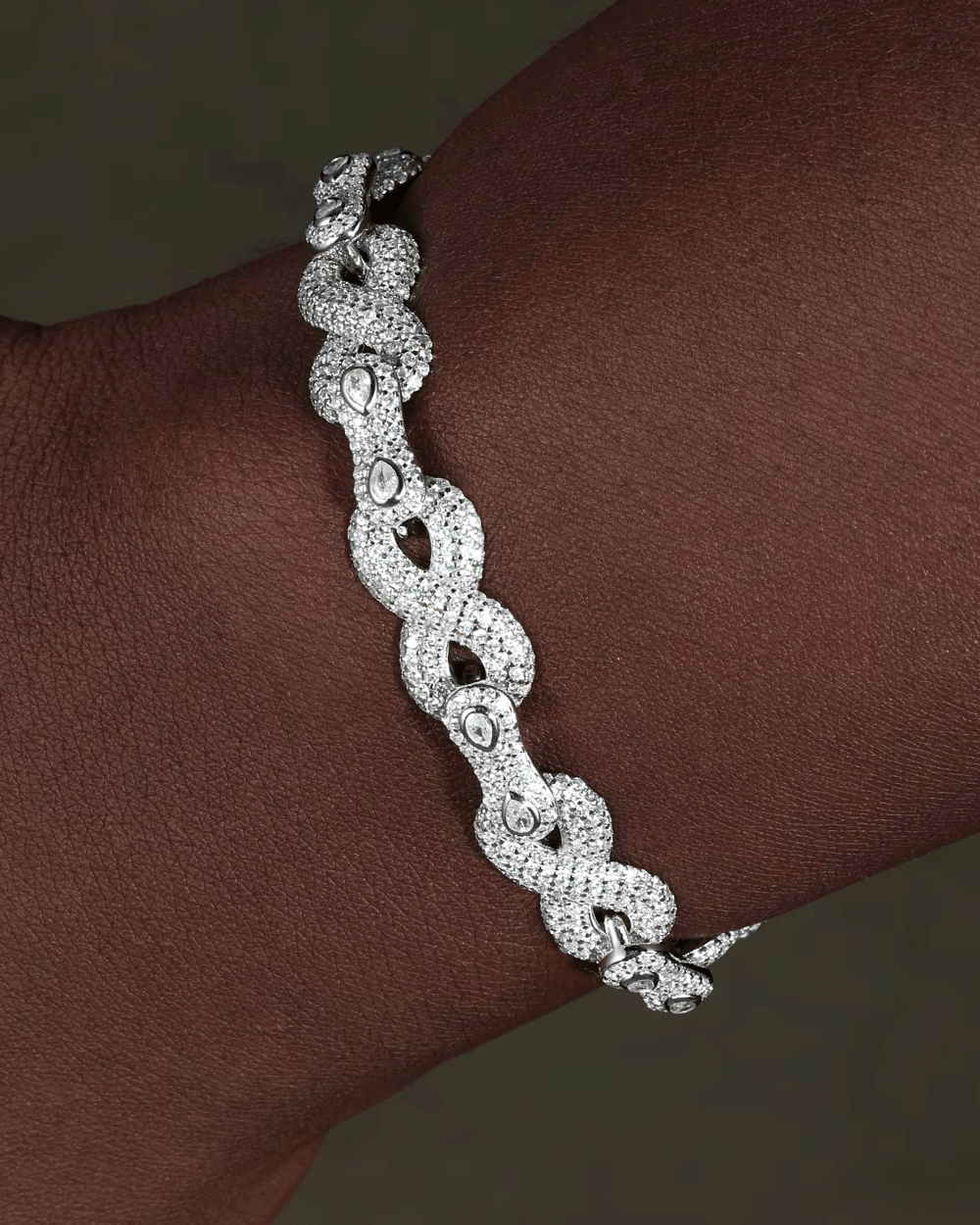 INFINITY BRACELET IN MOISSANITE.