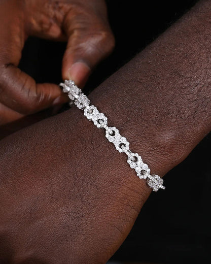 INFINITY MOISSANITE STONE LINK BRACELET.