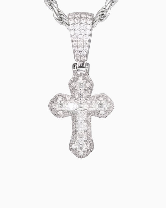 LATIN CROSS PENDANT IN MOISSANITE.