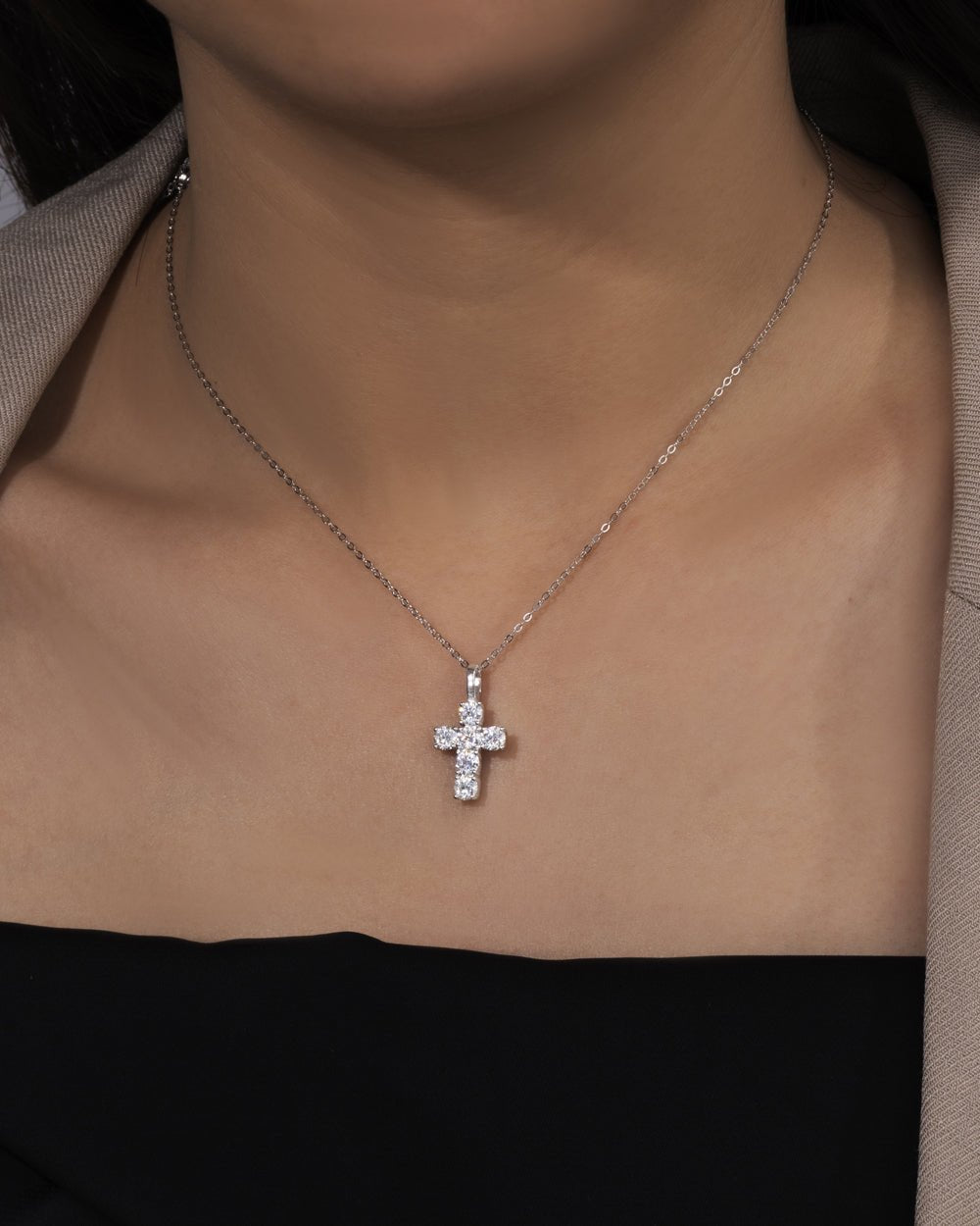 MICRO CROSS PENDANT IN MOISSANITE.