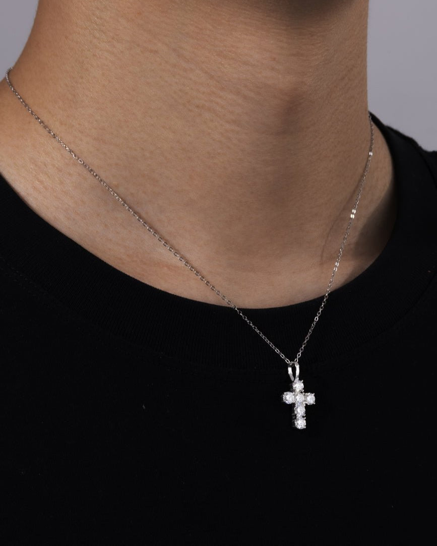 MICRO CROSS PENDANT IN MOISSANITE.