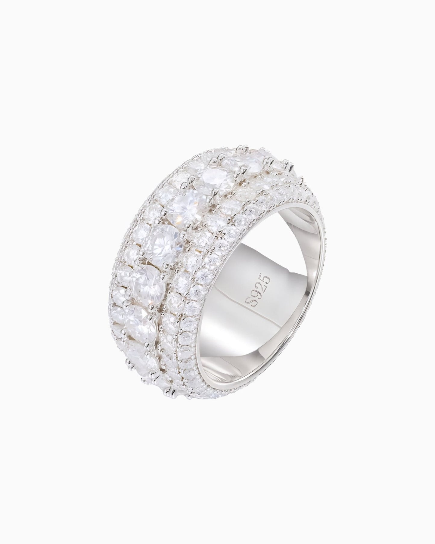 ETERNITY RING IN PAVED MOISSANITE.