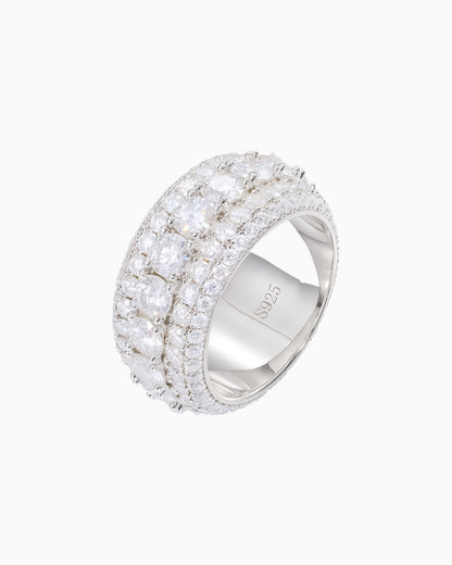 ETERNITY RING IN PAVED MOISSANITE.