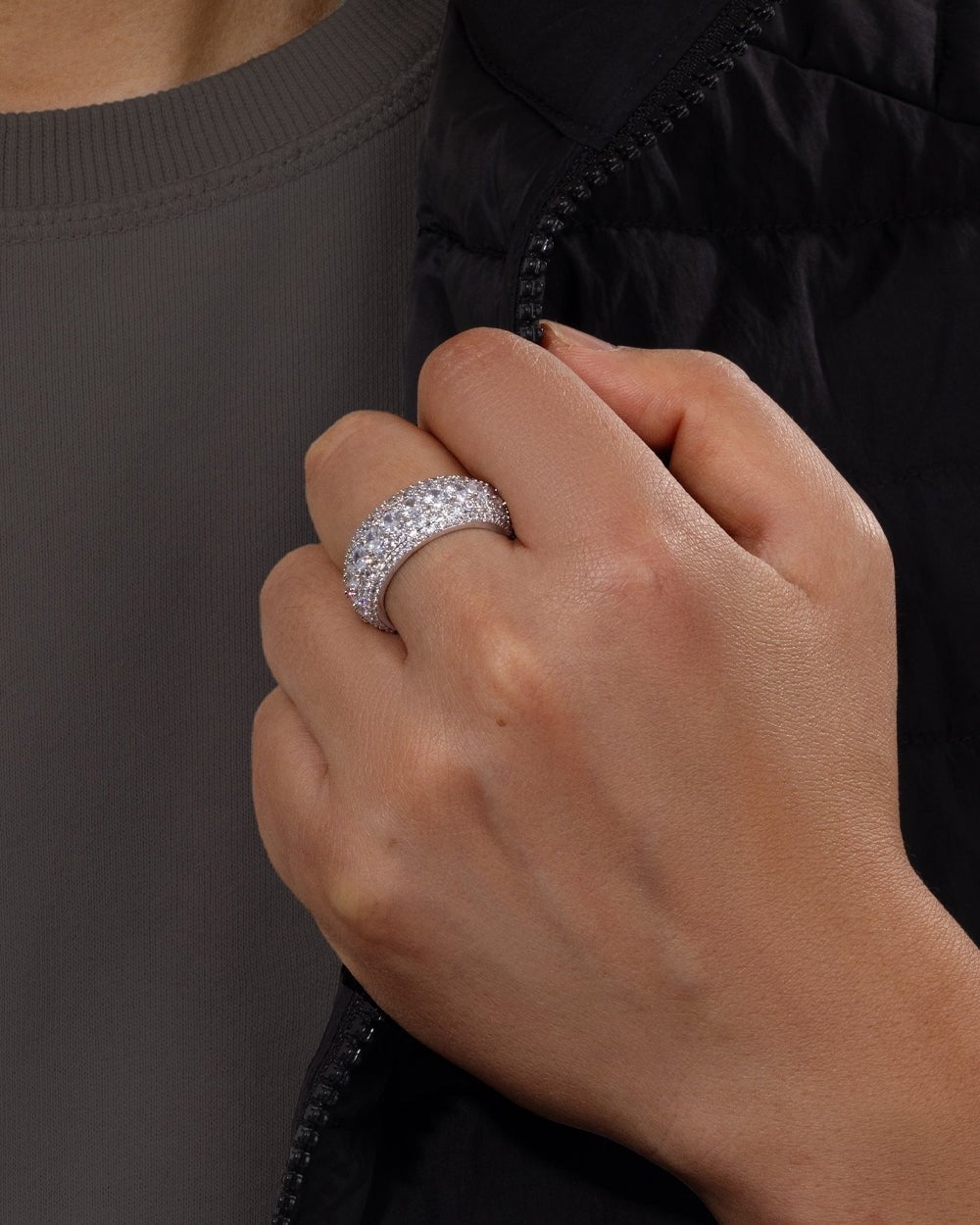 ETERNITY RING IN PAVED MOISSANITE.