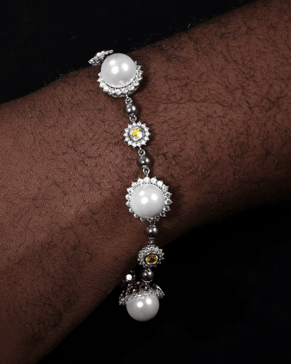 MOISSANITE AND SUN BEAD BRACELET.