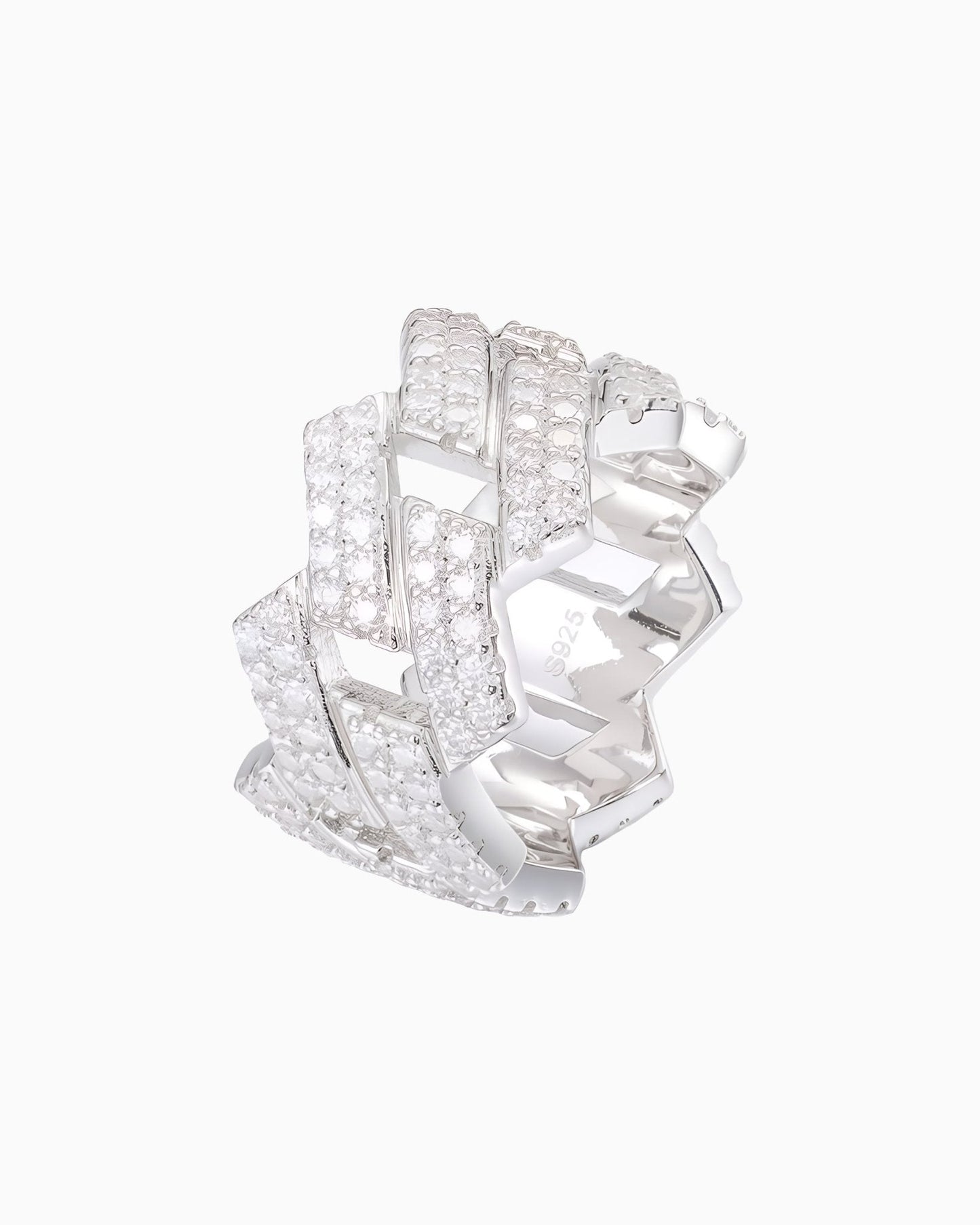 CUBIC MOISSANITE RING WITH PRONGS.