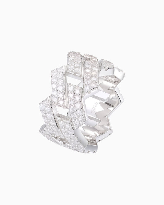 CUBIC MOISSANITE RING WITH PRONGS.