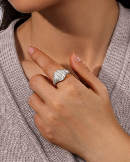 MOISSANITE STATEMENT RING.