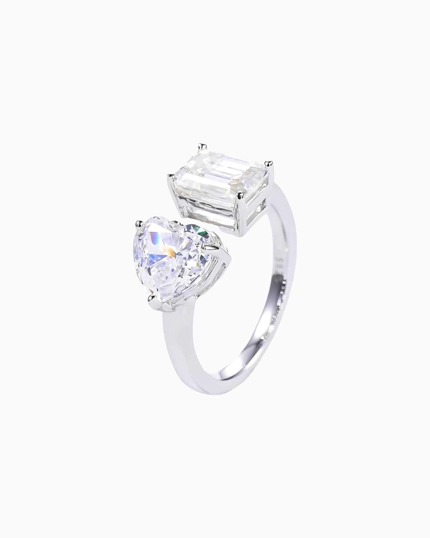 SUMMER LOVE RING IN MOISSANITE.