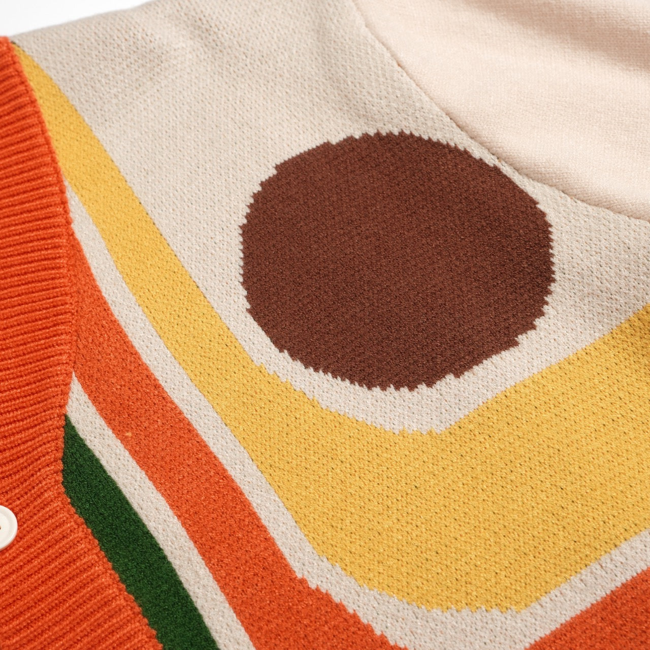 Retro 1970s Knitted Cardigan for Men – Vintage Cream with Multicoloured Geometric Print